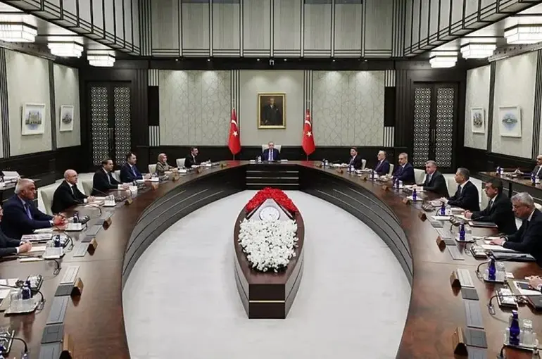 Kabine Toplanıyor! Gündem: Asgari ücret, emekli ve memur maaşı!