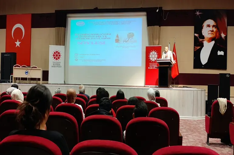 Karamanoğlu Mehmetbey Üniversitesi’nde İletişim Başkanlığı Söyleşisi Düzenlendi