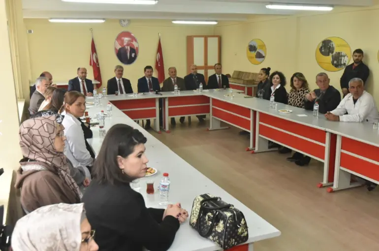 KARATAY BELEDİYE BAŞKANI KILCA’DAN ÖĞRETMENLERE 24 KASIM ZİYARETİ