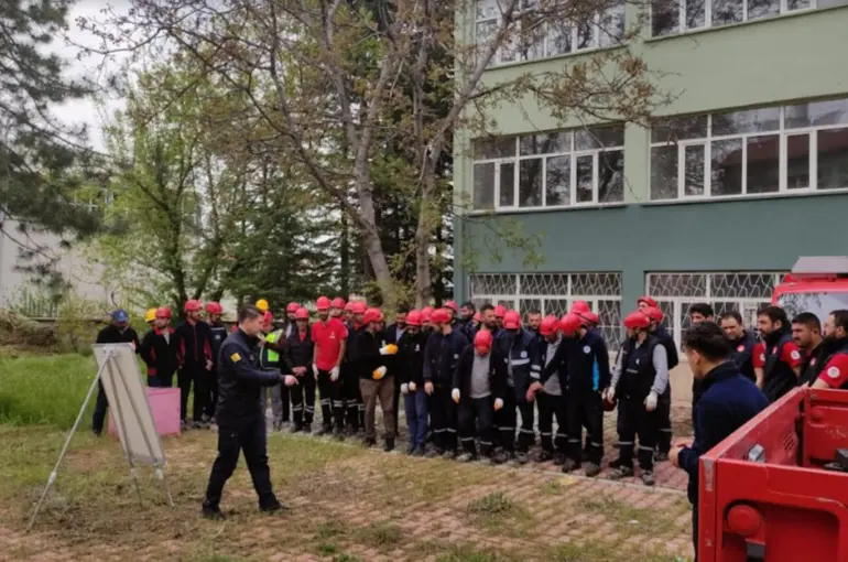 Karatay Belediyesi arama kurtarma ekibi kurdu