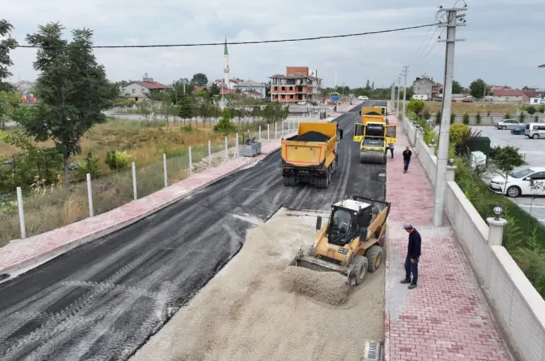 Karatay’da Sıcak Asfalt Seferberliği