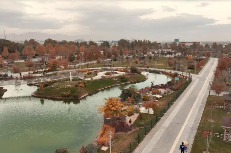 Karatay’ın Parklarında Sonbahar Tüm Renkleriyle Yaşanıyor