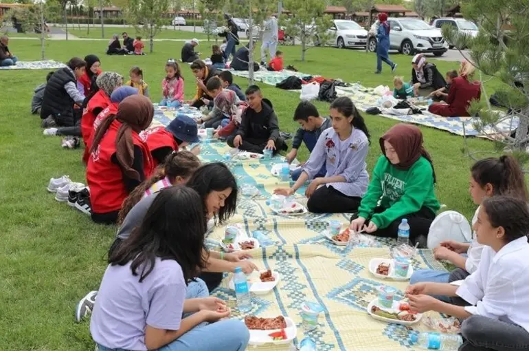 Karataylı çocuklar piknikte buluştu