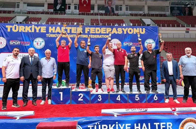 Karataylı Halterciden Büyük Başarı! Türkiye Şampiyonası’nda 3 Bronz Madalya