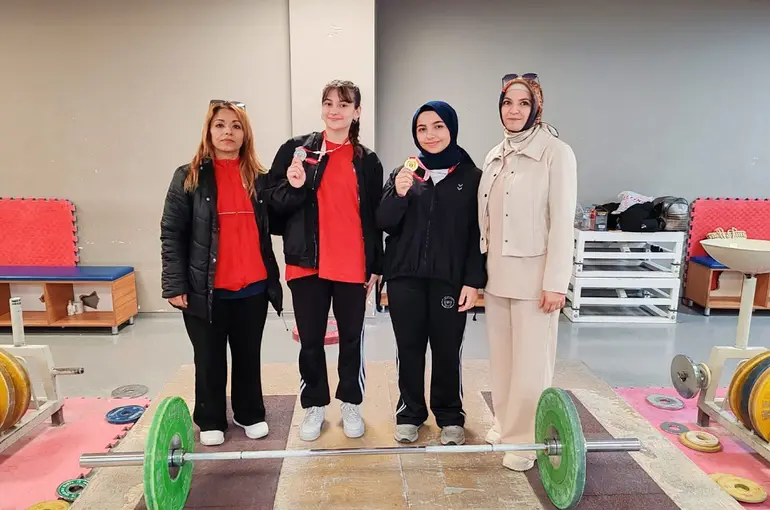 Karataylı Haltercilerden Büyük Başarı!