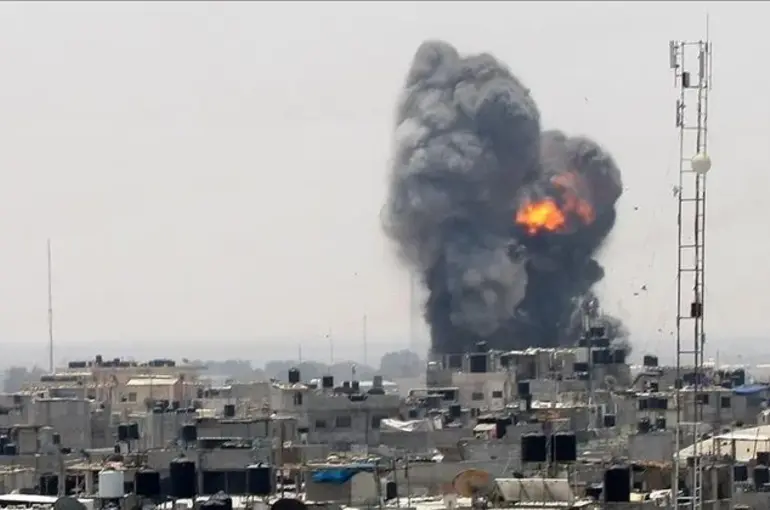  Katil İsrail Gazze'de yoğun bombardıman yapıyor! Çok sayıda çocuk katledildi! Dünya sessiz