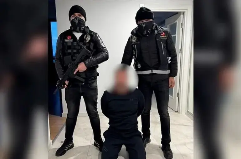 Kırmızı Bültenle Aranan Zehir Taciri İstanbul'da Yakalandı!