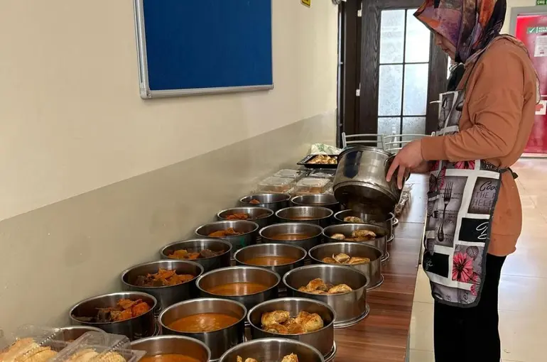 KOMEK ve ASEM’de Dayanışma ve Yardımlaşma Ruhu Ramazan Ayında Da Devam Ediyor