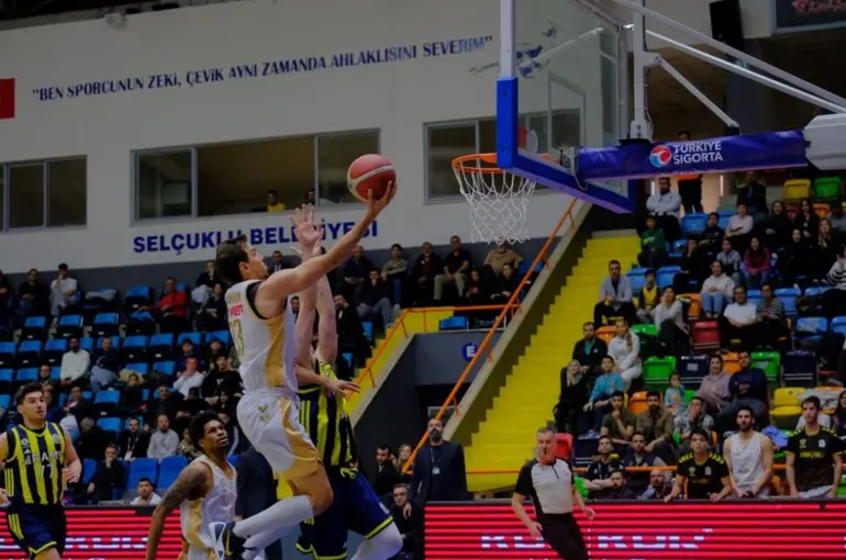 Konya Büyükşehir Basketbolda Yarı Finalde