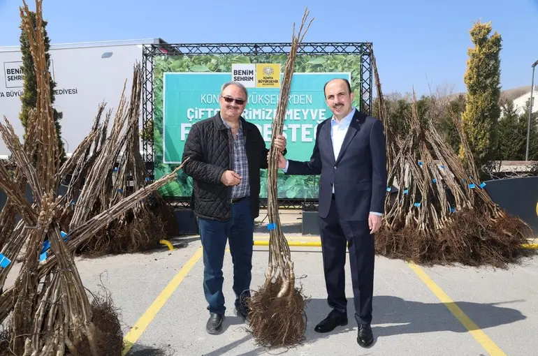 Konya Büyükşehir Belediyesi’nden Çiftçilere Fidan Desteği!