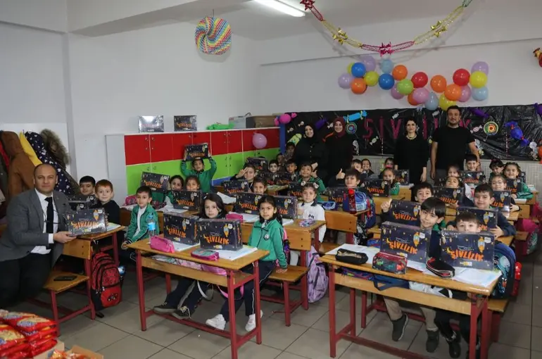 Konya Büyükşehir Çocukları Şivlilik Hediyeleriyle Sevindiriyor