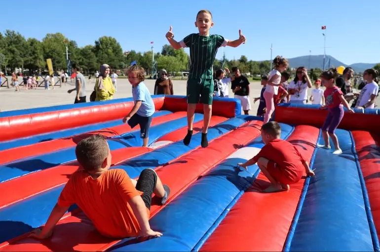 Konya Büyükşehir İlçe Spor Şenlikleri ile Gençleri Spora Teşvik Ediyor