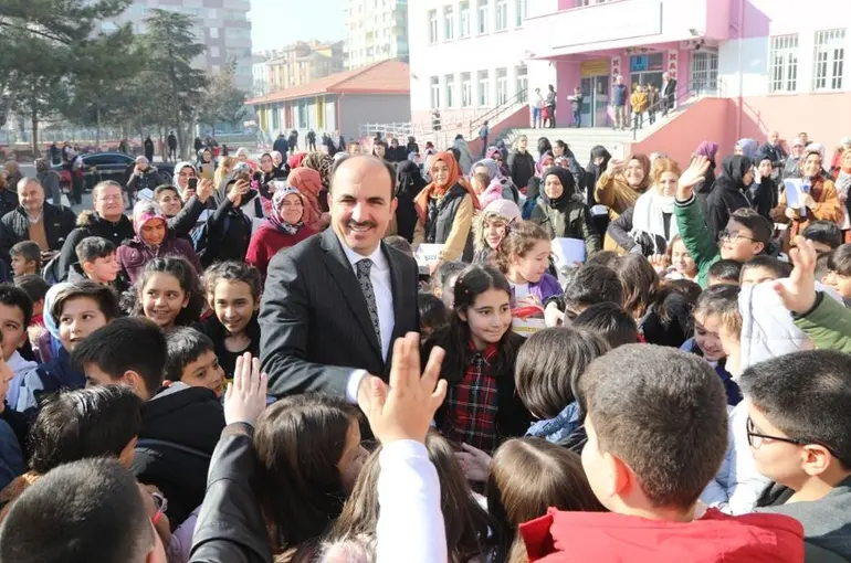 Konya Büyükşehirden Öğrencilere Eğitim Desteği! Başvurular Başladı!