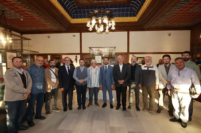 Konya Büyükşehir’in Ev Sahipliği Yaptığı Hüsn-i Hat Sergisi Ziyaretçilerini Ağırlıyor