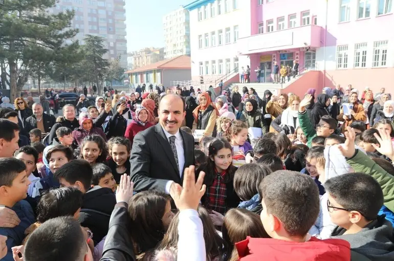 Konya Büyükşehir’in Öğrencilere Eğitim Desteği Başvuruları Başladı