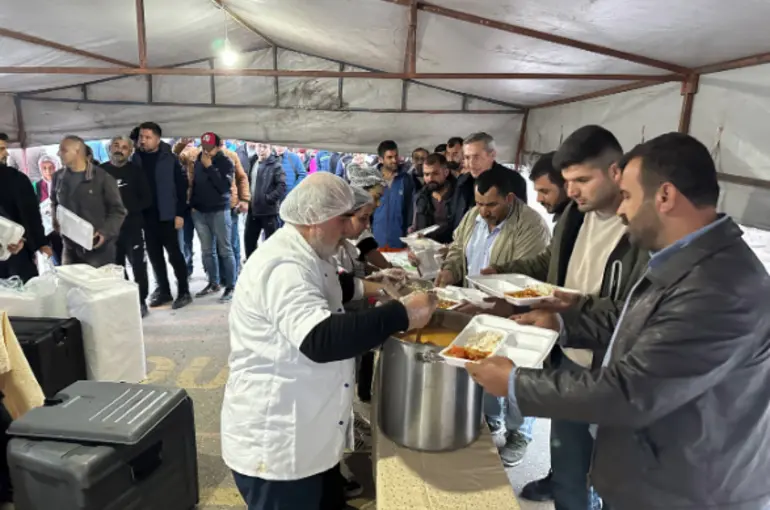 Konya Çadırında Hataylı Depremzedeler İlk İftar Bereketini Yaşadı