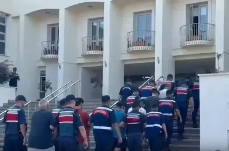 Konya Dahil 23 İlde Göçmen Kaçakçılığı Operasyonu: 48 Organizatör Yakalandı!