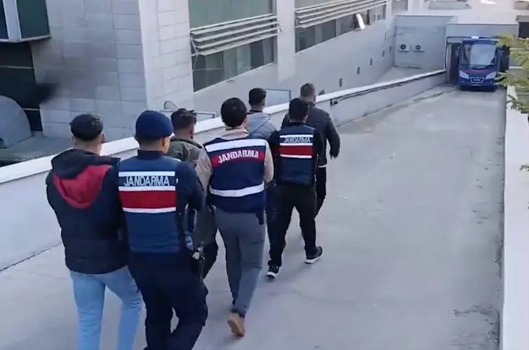 Konya Dahil 43 İlde Terör Operasyonu: 240 Şüpheli Yakalandı!