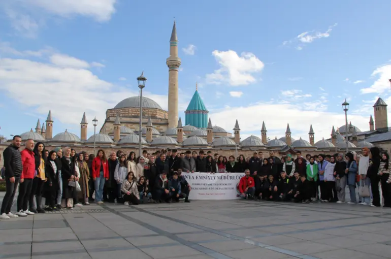 Konya Emniyeti'nden lise öğrencilerine şehrimi tanıyorum gezisi 