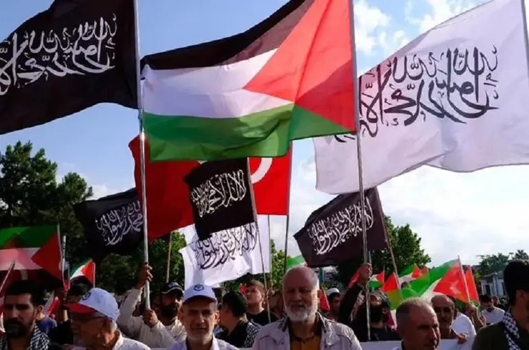 Konya Gazze İçin Tek Yürek: Binlerce Kişi 'Küresel Vicdan Yürüyüşü'nde Buluştu!