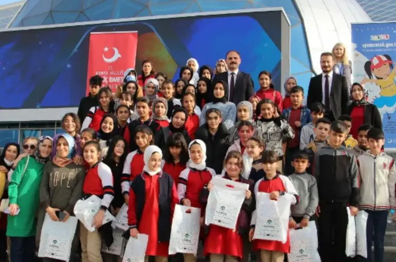 Konya İl Göç İdaresinden ‘Göçmenler Gününde’ öğrencilere anlamlı etkinlik