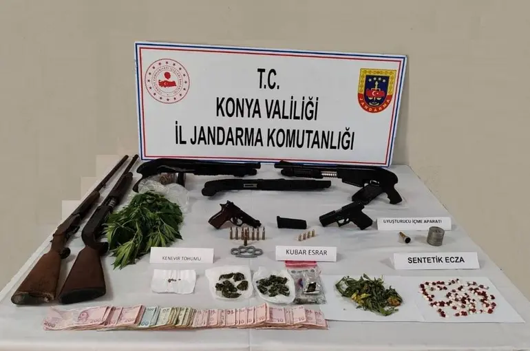 Konya İl Jandarma Komutanlığı’ndan Zehir Tacirlerine Operasyon!