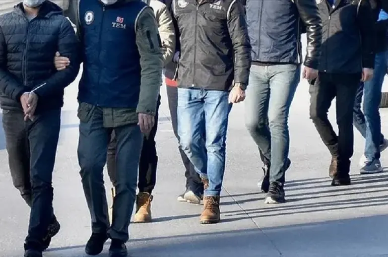 Konya Merkezli 8 İlde FETÖ’ye Yönelik Operasyon: 20 Şüpheli Yakalandı