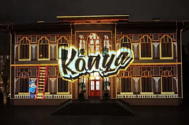 Konya Taş Bina’da Işıklı Tarih Yolculuğu Başladı