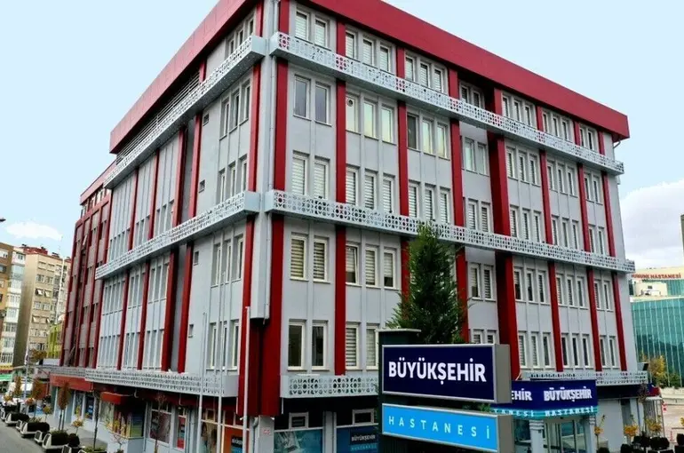 Konya'da 40 yıldır faaliyet gösteren hastane satışa çıkarıldı