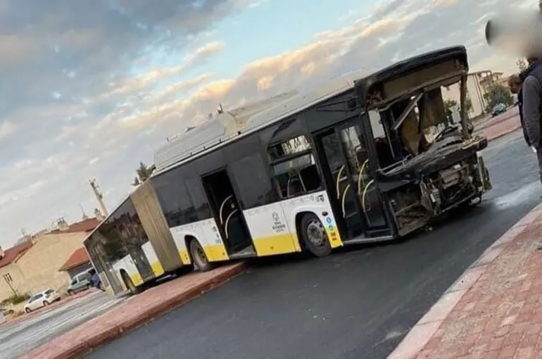 Konya'da belediye otobüsü kaza yaptı: Çok sayıda yaralı var