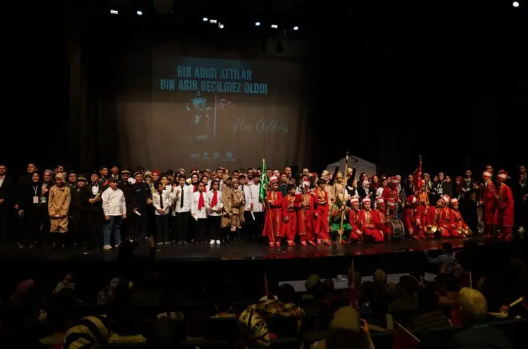  Konya’da Çanakkale Ruhu Sahneye Taşındı! Öğrenciler Zafer'in 110. Yılında Kahramanlarımızı Andı!