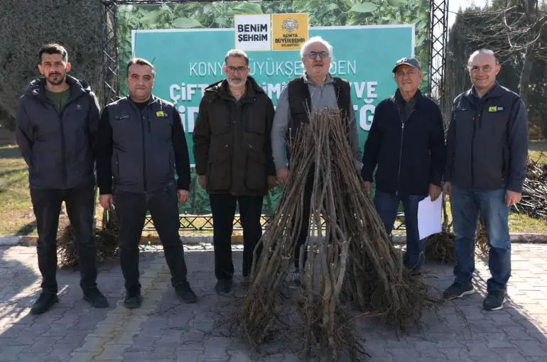 Konya’da Çiftçiye Fidan Desteği: 23 Bin 500’den Fazla Fidan Dağıtılacak