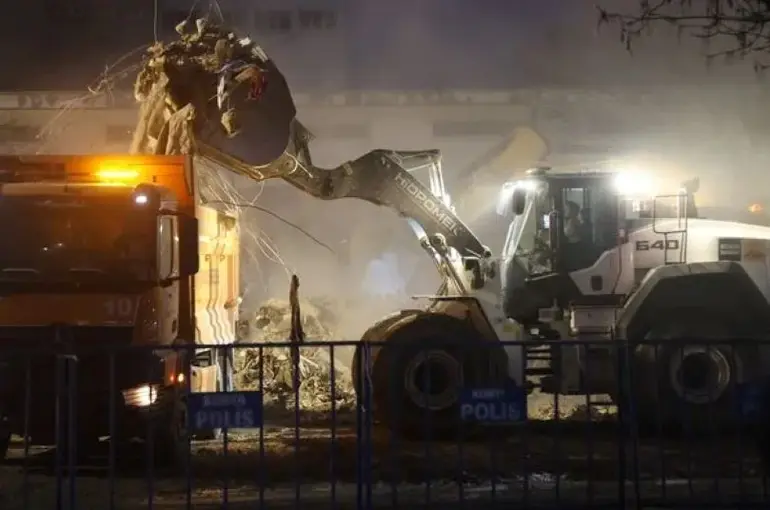 Konya'da Çöken Binanın Enkazı Kaldırıldı!