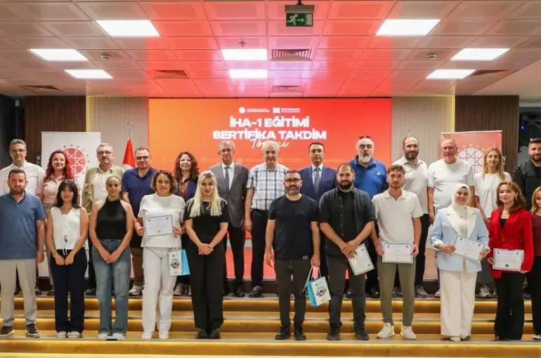 Konya'da Gazetecilere İHA-1 Ticari Pilot Eğitimi Tamamlandı