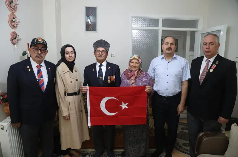 Konya’da Gaziler Günü’nde Anlamlı Ziyaret: Büyükşehir’den Kahraman Gazilere Vefa