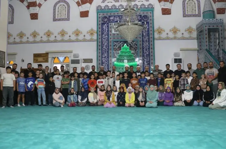 Konya'da "Güle Oynaya Camiye Gel" Coşkusu Camileri Çocuk Sesleriyle Doldurdu