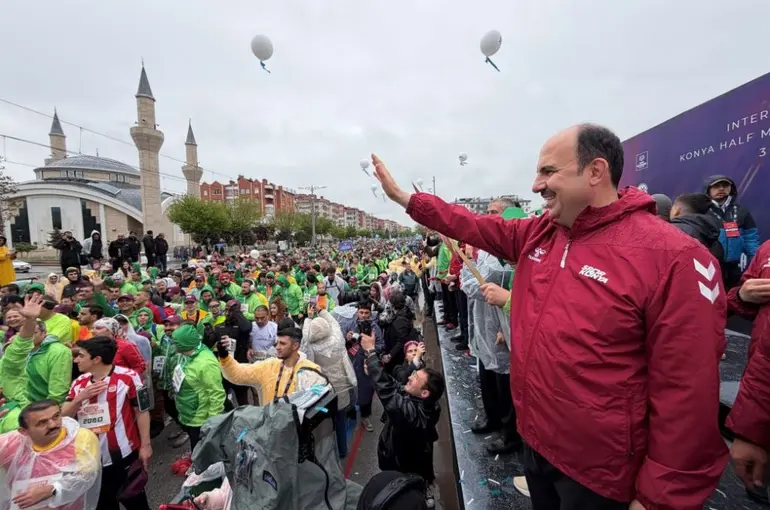 Konya’da İyilik İçin Koşuldu: 56 Ülkeden Binlerce Sporcu Aynı Parkurda Buluştu