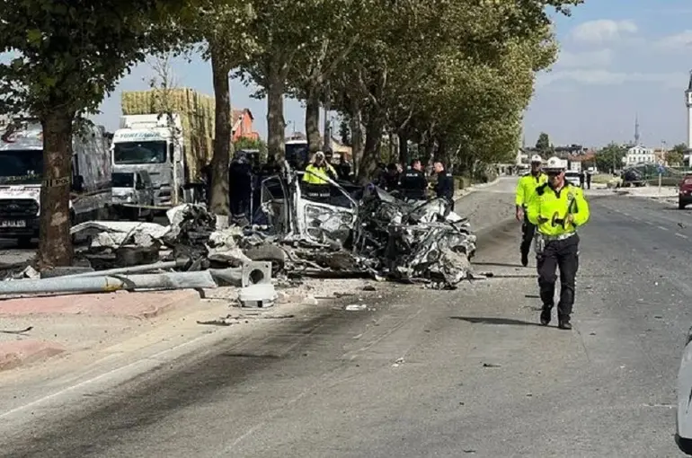 Konya'da Kırmızı Işıkta Dehşet! Feci Kazada Bir Kişi Hayatını Kaybetti!