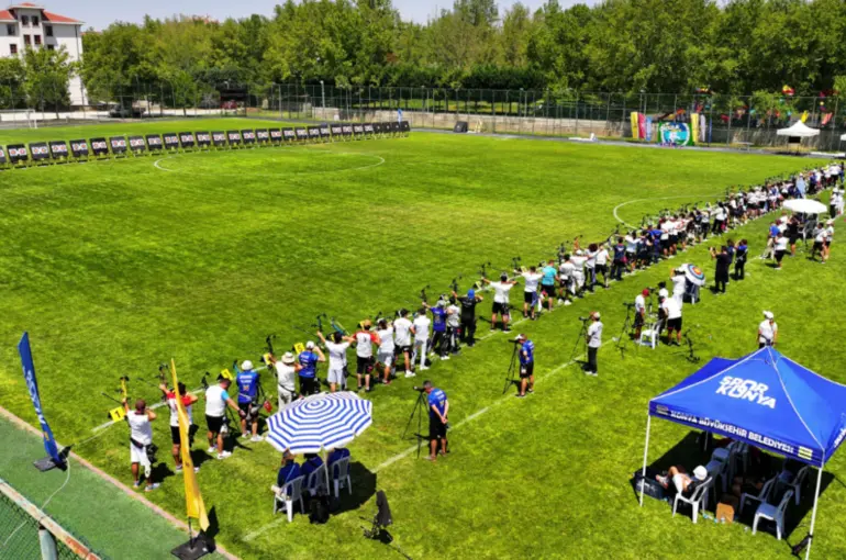 Konya'da Okçular Hedefi On İkiden Vurmak İçin Yarıştı!