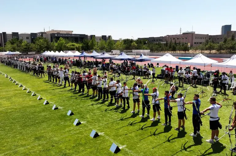 Konya’da Okçuluk Heyecanı: 30 Şehirden 750 Sporcu Yarışıyor