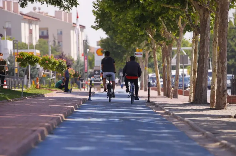 Konya’da Pedal Heyecanı Tuvale Taşınıyor: Öğrenciler İçin Bisiklet Ödüllü Resim Yarışması