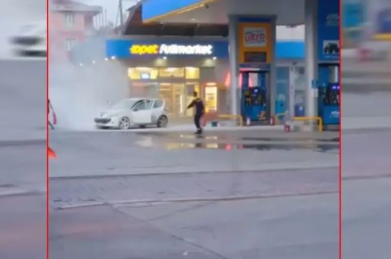 Konya’da petrol istasyonunda korkutan anlar! Otomobil alev aldı