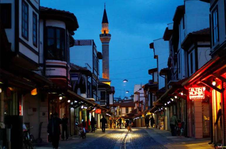 Konya'da Ramazan Ayında Esnaflar Sahura Kadar Açık Olacak!