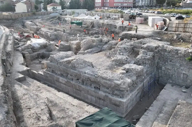 Konya’da tarihi miras için büyük çalışma: Larende Kapısı ve surlar ortaya çıkıyor