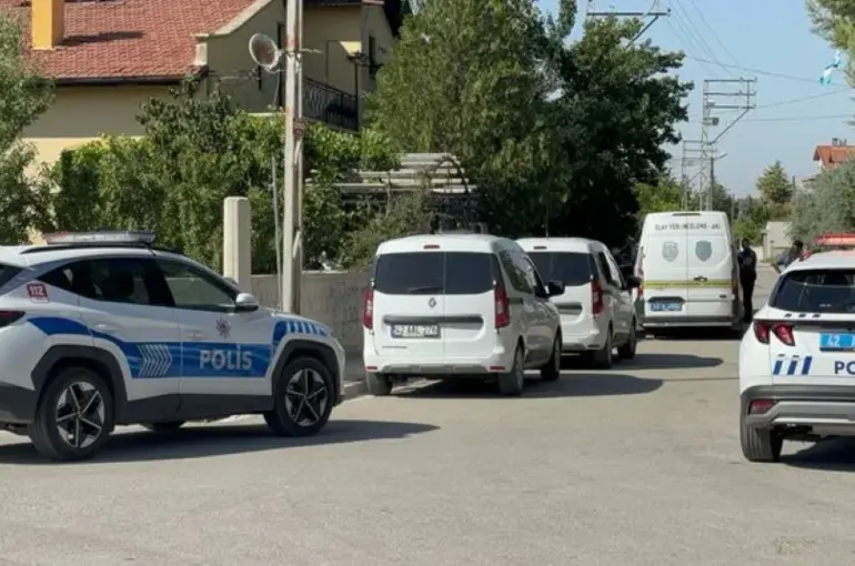 Konya'da Tartıştığı Annesi ve Ablasını Bıçakladı! İntihar Girişiminde Bulundu!