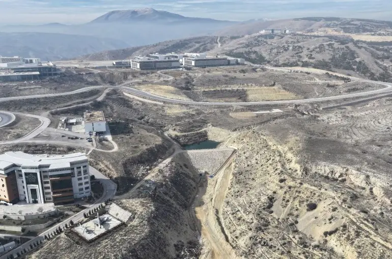 Konya'da Taşkınlara Karşı Önemli Adım! NEÜ Kampüsü İçindeki Gölet Tamamlandı!