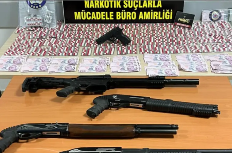 Konya'da toprağa gömülü uyuşturucu bulundu