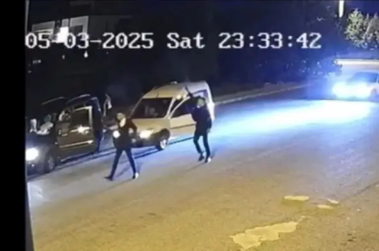 Konya’da Trafiğin Ortasında Havaya Ateş Açan 2 Kişi Gözaltına Alındı