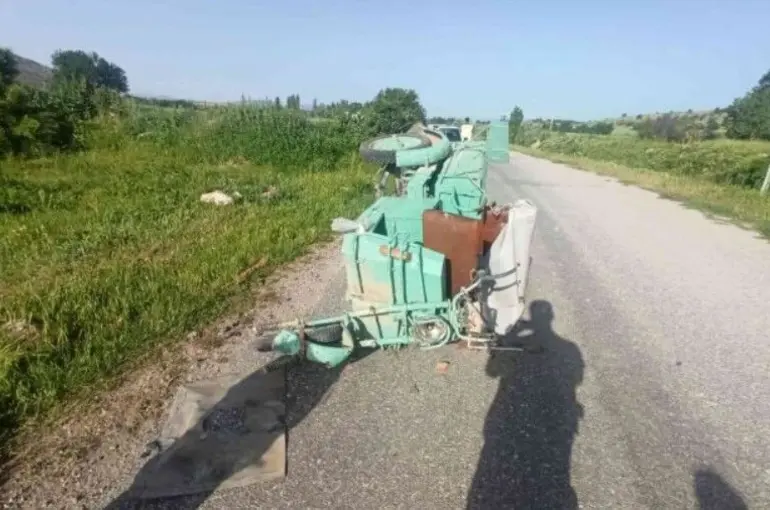 Konya’da üç tekerlekli motosiklet devrildi, sürücü savrularak can verdi
