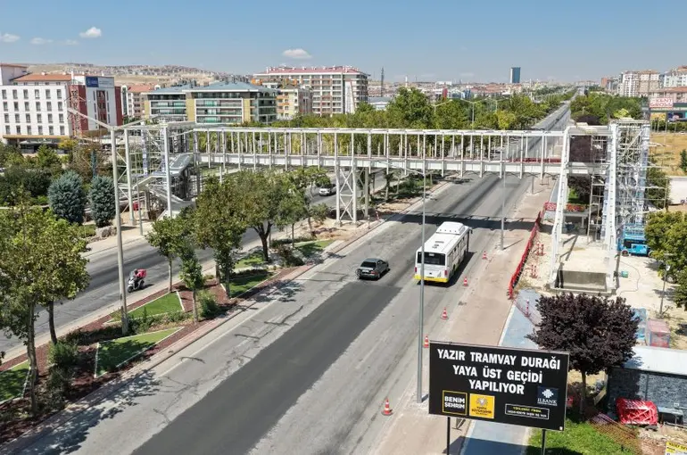 Konya’da Ulaşımı Kolaylaştıracak Projede Sona Gelindi: Yazır’a Modern Yaya Üst Geçidi